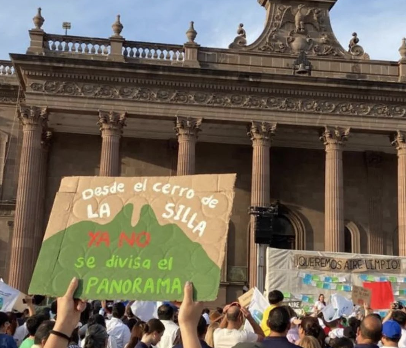 “Queremos aire puro”: Marcha en Monterrey exige al gobierno que temas ambientales sean prioritarios