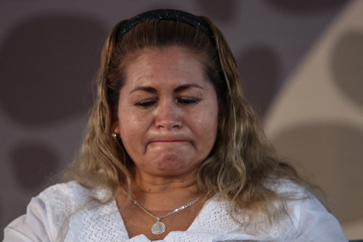 Ceci Flores halla restos que podrían ser de su hijo; Fiscalía de Sonora inicia análisis