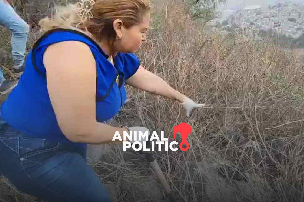 Madre buscadora, Ceci Flores, localiza segmentos óseos en la alcaldía Iztapalapa