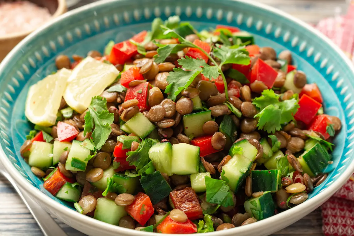 Ceviche de lentejas: ligera, rápida de preparar y que te ayudará a desinflamar