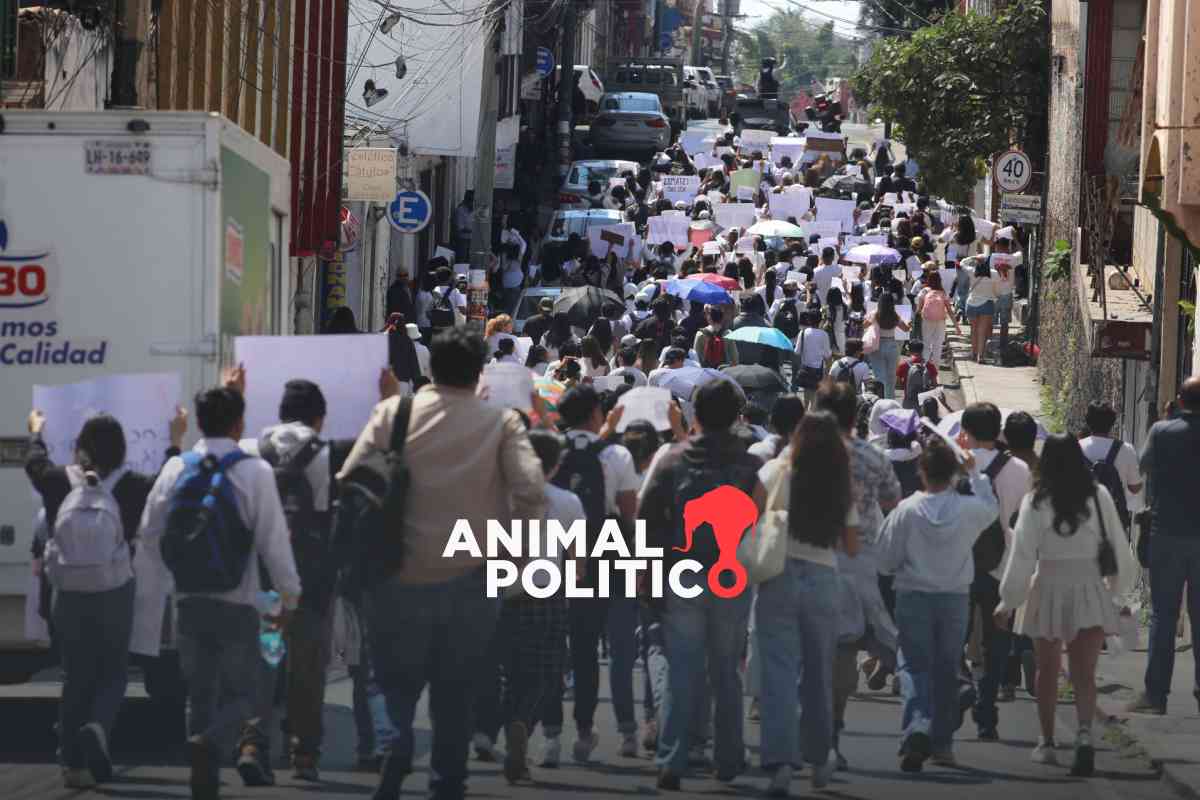 Cientos de estudiantes protestan en Cuernavaca por Kimberly Ramos, alumna de la UAEM