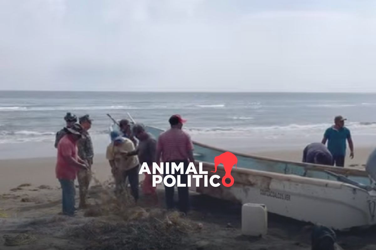Cierran playas de Pajapan, Veracruz, por derrame de hidrocarburos; Pemex se deslinda