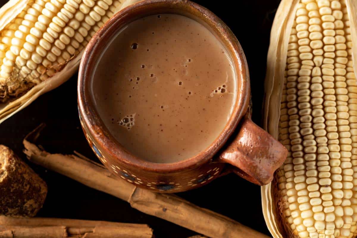 Cómo hacer champurrado de chocolate con masa: una receta tradicional para combatir el frío