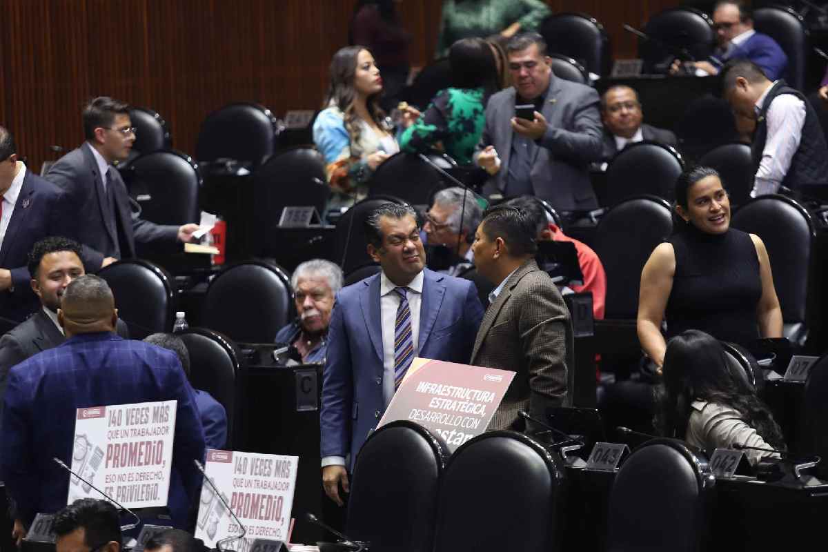 Diputados avalan reducir pensiones doradas