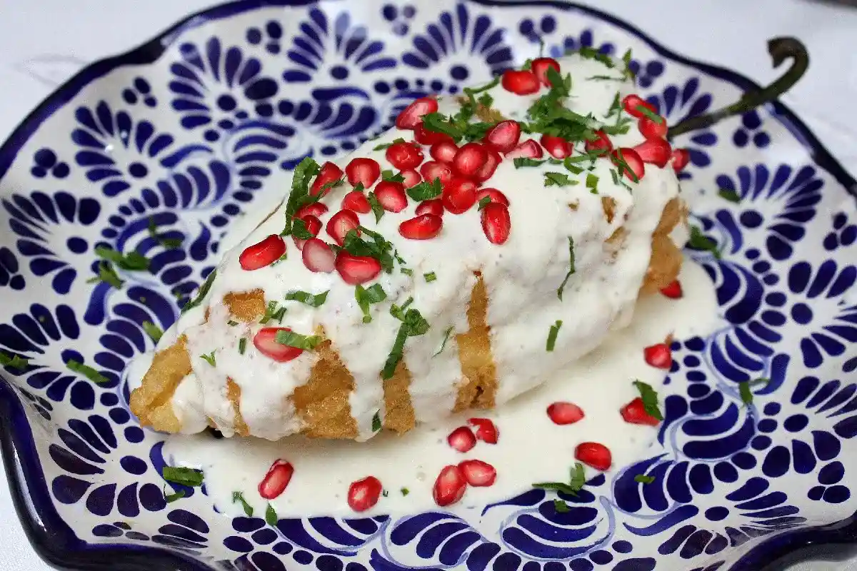 Una guía de dónde comer chiles en nogada en CDMX este 2025