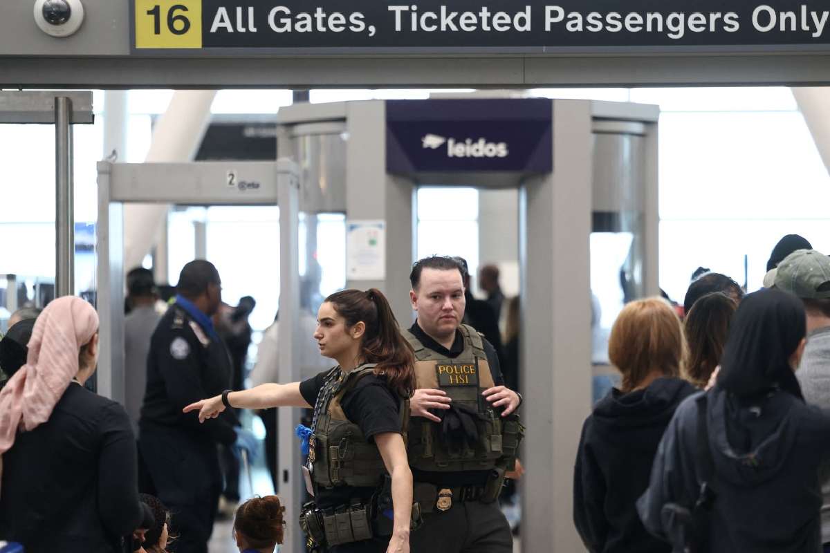 EU despliega agentes del ICE en aeropuertos ante escasez de personal por el bloqueo presupuestal