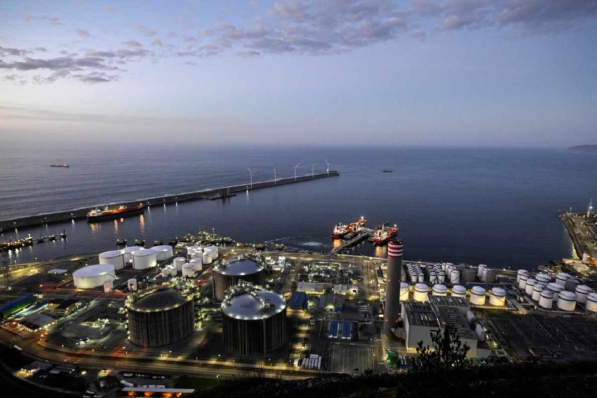 EU permite temporalmente la venta de petróleo ruso, en medio de la escalada de precios