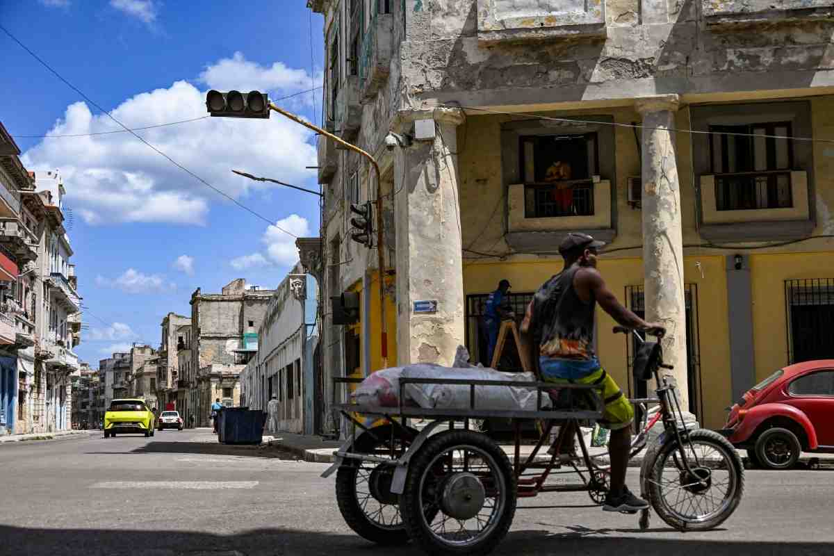 EU presiona para que Díaz-Canel abandone el poder en Cuba, según New York Times
