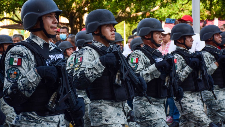 'Ejército no tiene aspiraciones de poder', afirma AMLO