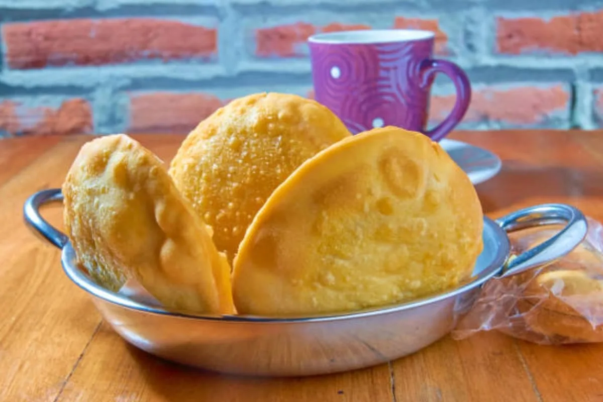 Te hablamos más sobre este tipo de pan frito conocido en latinoamerica como sopaipilla muy similar al buñuelo