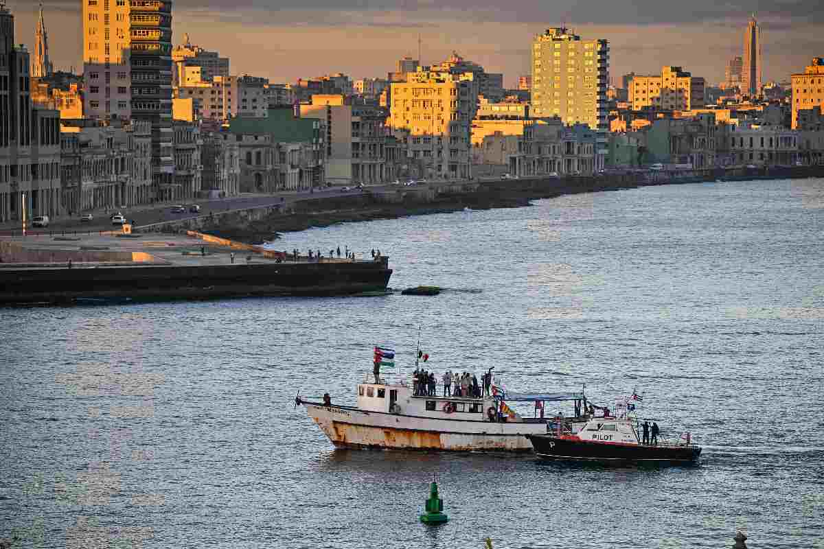 Embarcaciones ayuda humanitaria Cuba