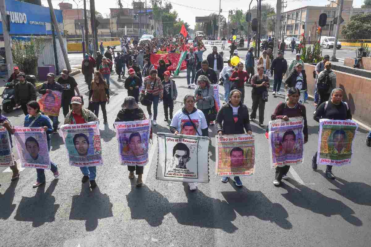  FGR investiga funeraria en Iguala relacionada con caso Ayotzinapa: Sheinbaum