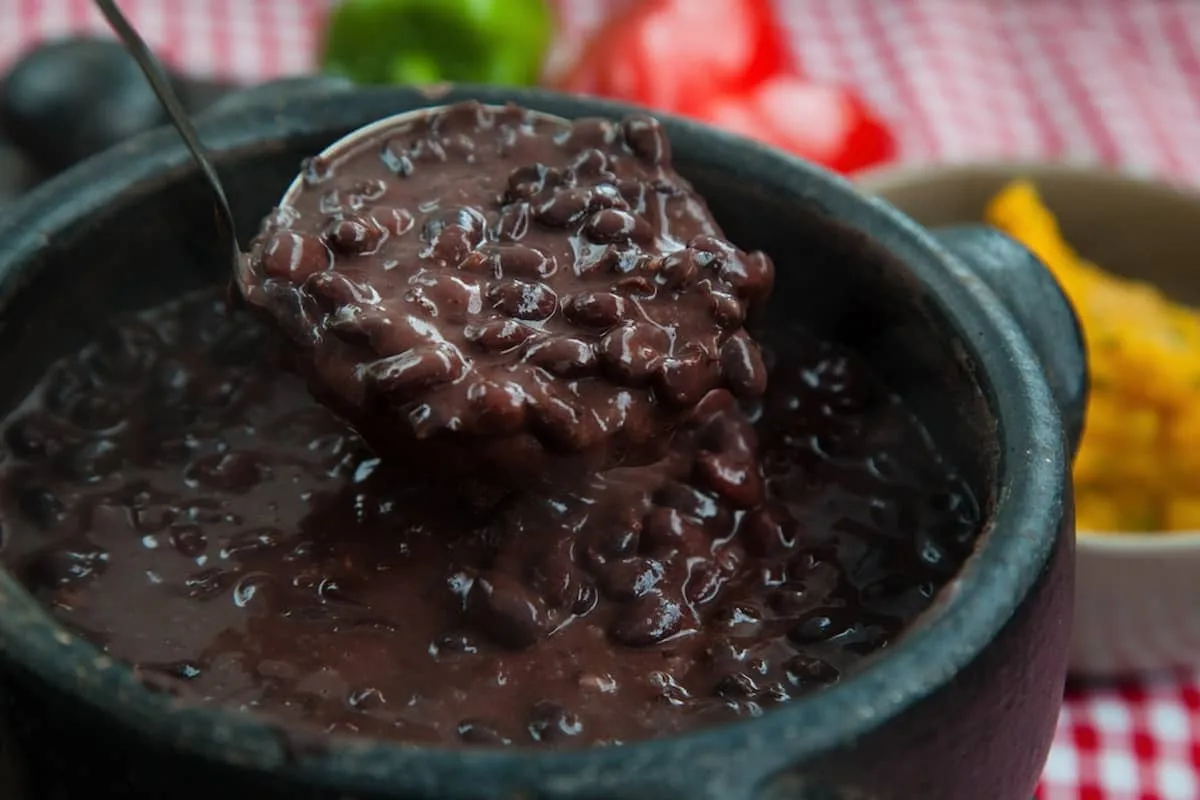 Cuánto tiempo se deben de remojar los frijoles para evitar gases