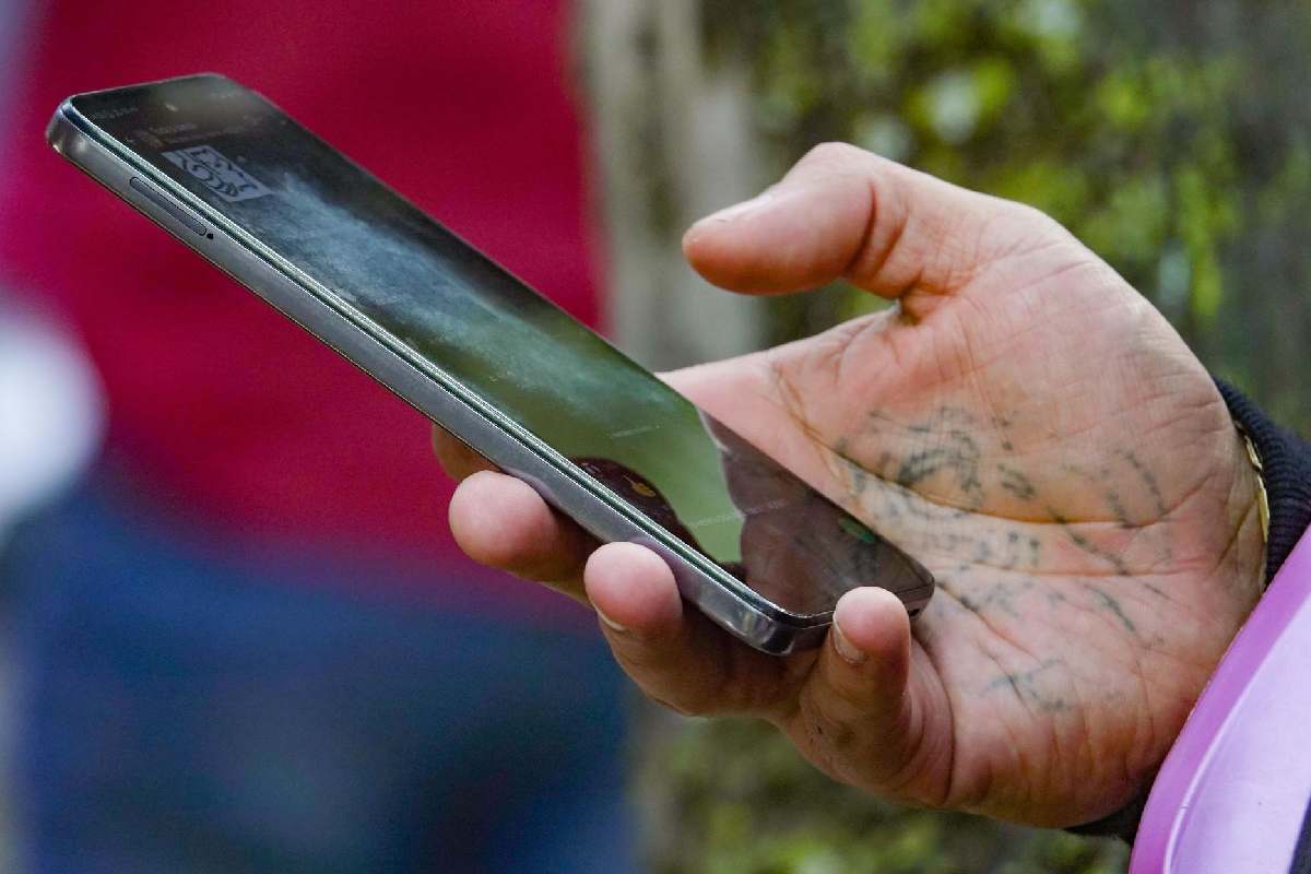 Dan de baja 547 cuentas de redes de grupos criminales usadas para reclutamiento de jóvenes