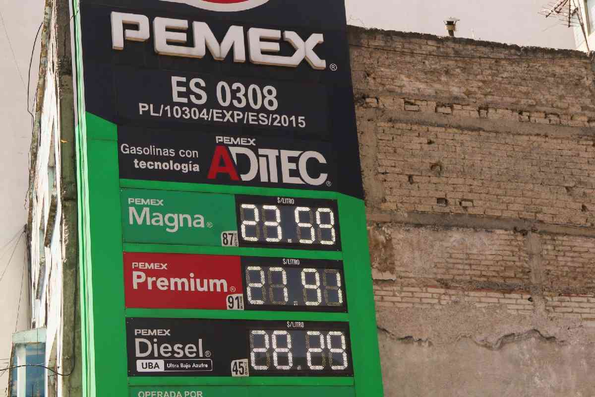 Gobierno y gasolineros acuerdan reducir precio del diésel por debajo de los 28.30 pesos