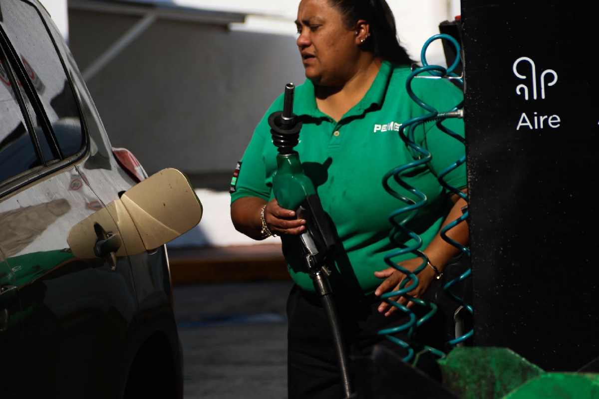 Gobierno y empresarios acuerdan reducir precio del diésel