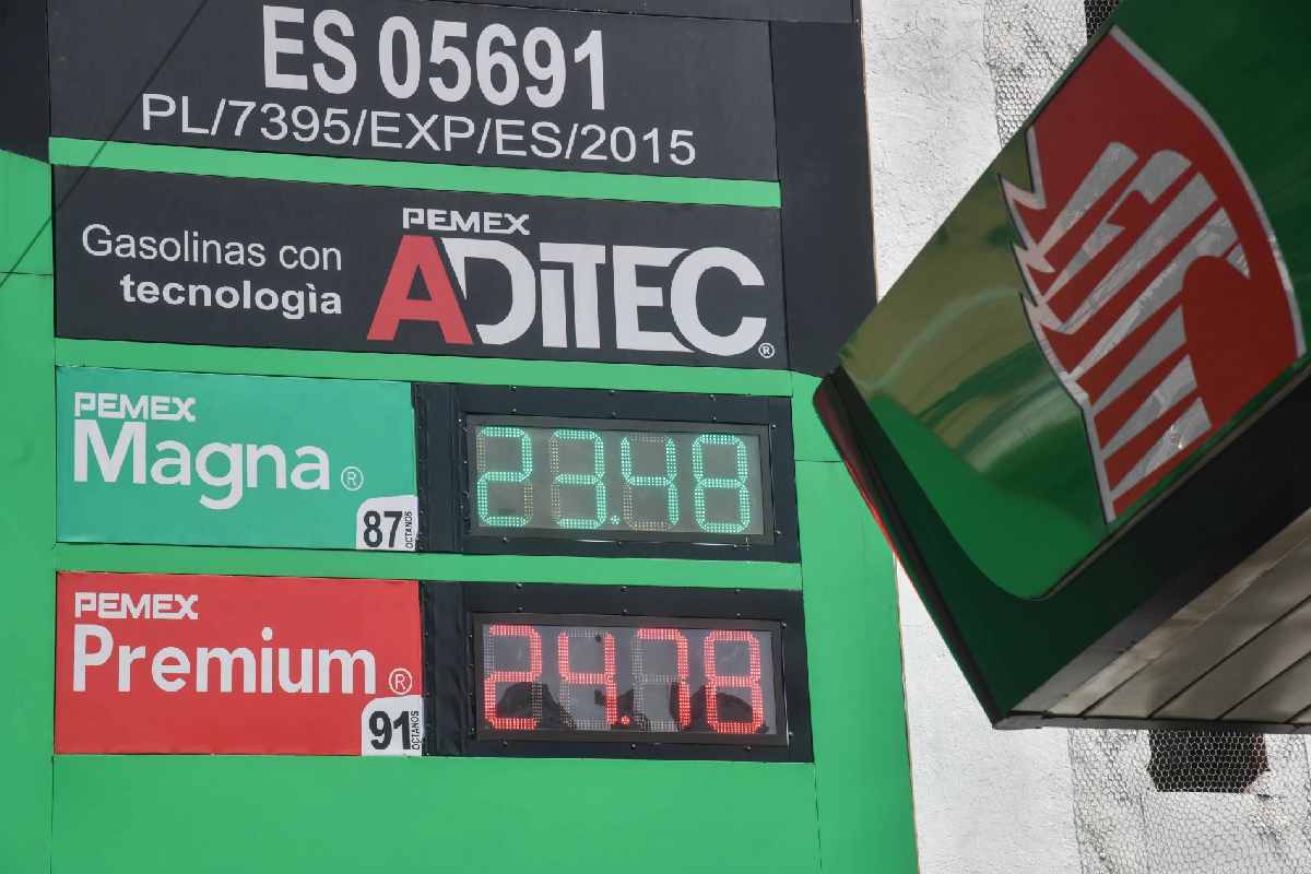 Hacienda pide calma ante posible aumento en precios de combustibles por conflicto en Medio Oriente