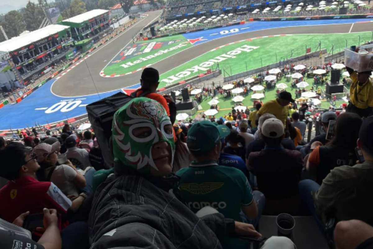 Luchador-piloto incógnito: así disfrutó George Russell el Gran Premio de México
