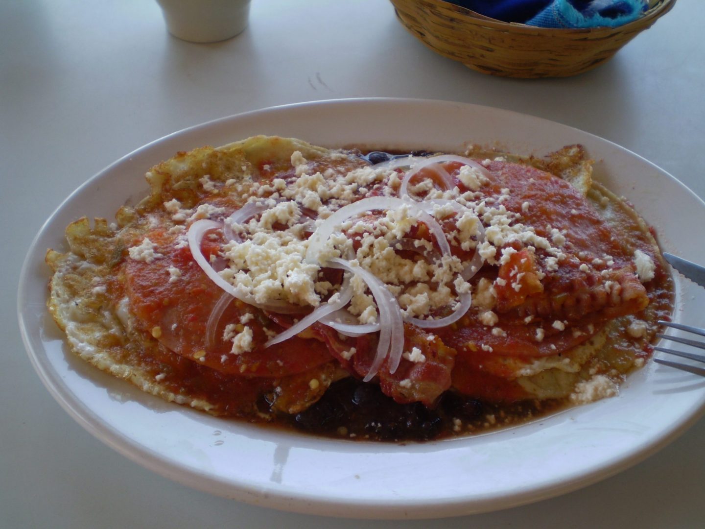 Receta de huevos motuleños, el desayuno yucateco