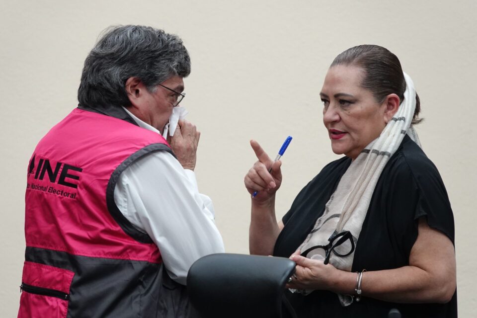 Taddei sufre un revés, pero comienza a construir su INE