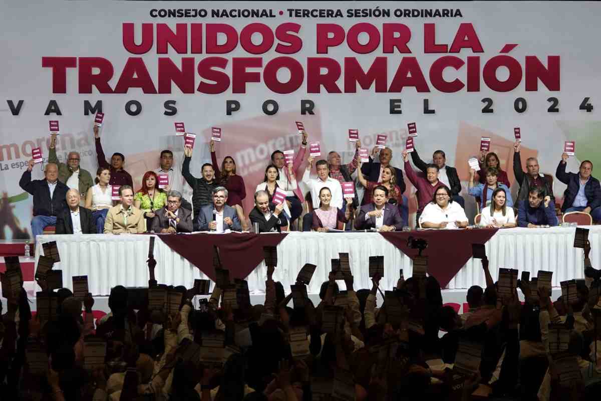 Morena publica reglas para aspirantes estatales: definirá candidatura hasta con tres encuestas 
