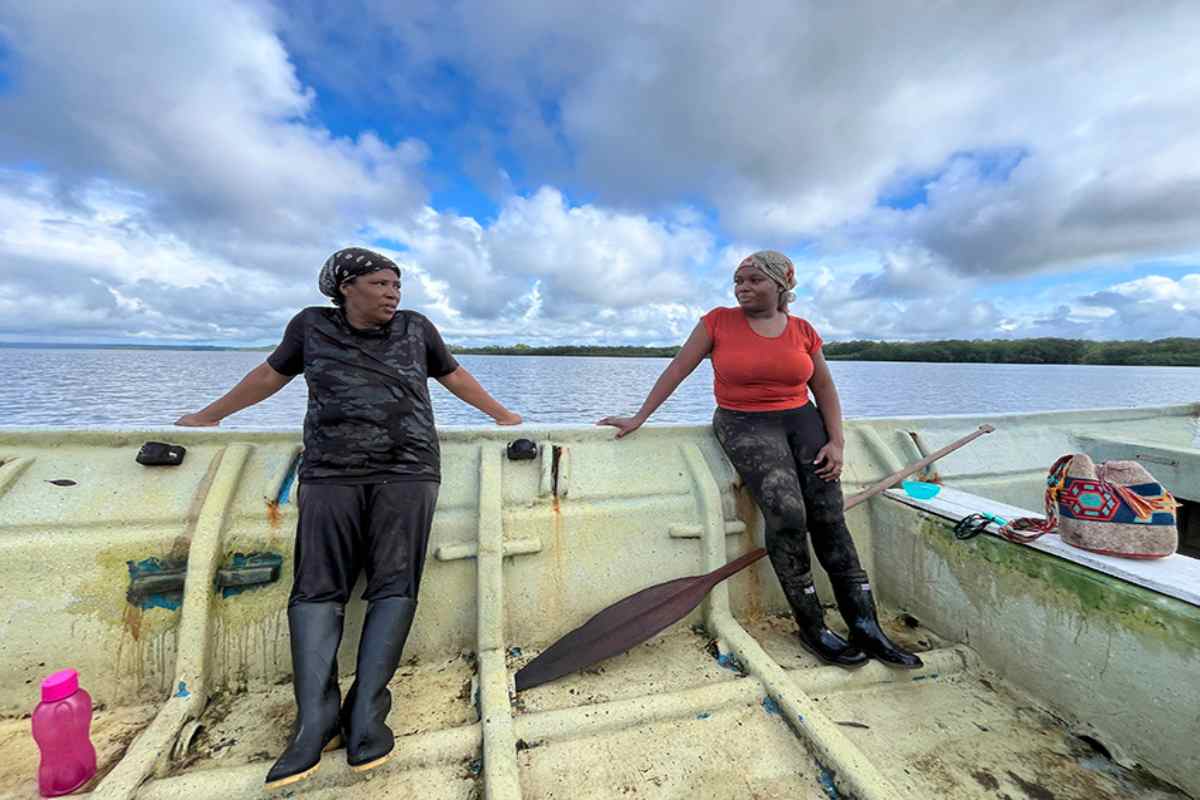 Mujeres del mar: las pescadoras de América Latina que sostienen la pesca y defienden ecosistemas 
