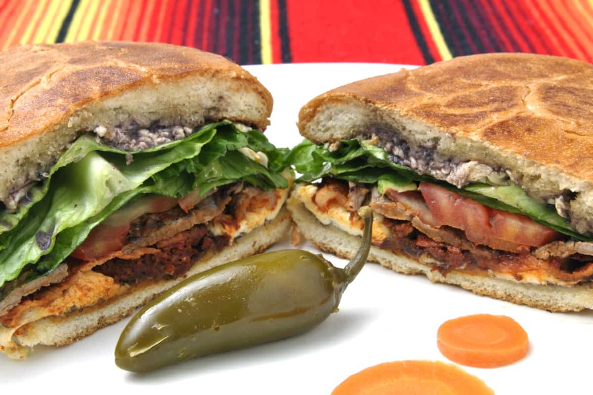 Las tortas más grandes y monchosas de la CDMX aquí te decimos de qué están hechas y en dónde encontrarlas
