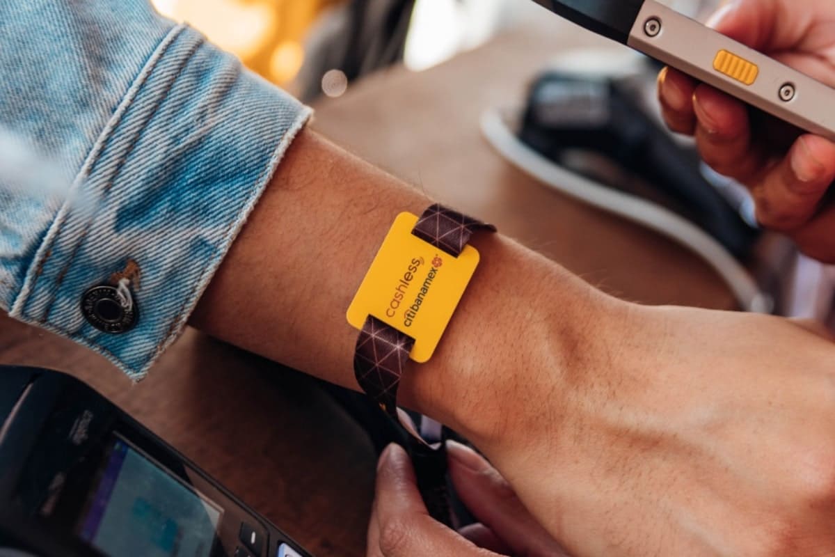 ¿Vas al Corona Capital 2023? Te decimos cómo recargar tu pulsera cashless desde casa 