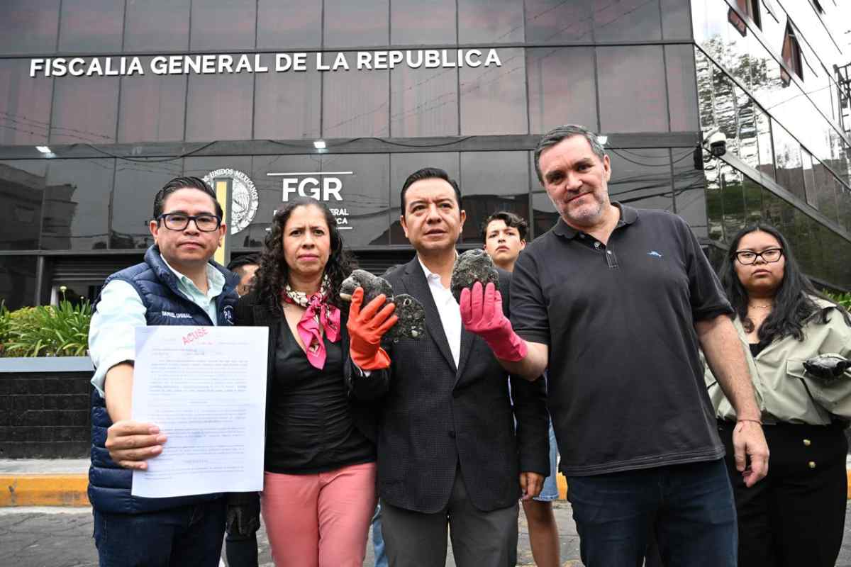 Diputados del PAN denuncian derrame en el Golfo de México ante la FGR