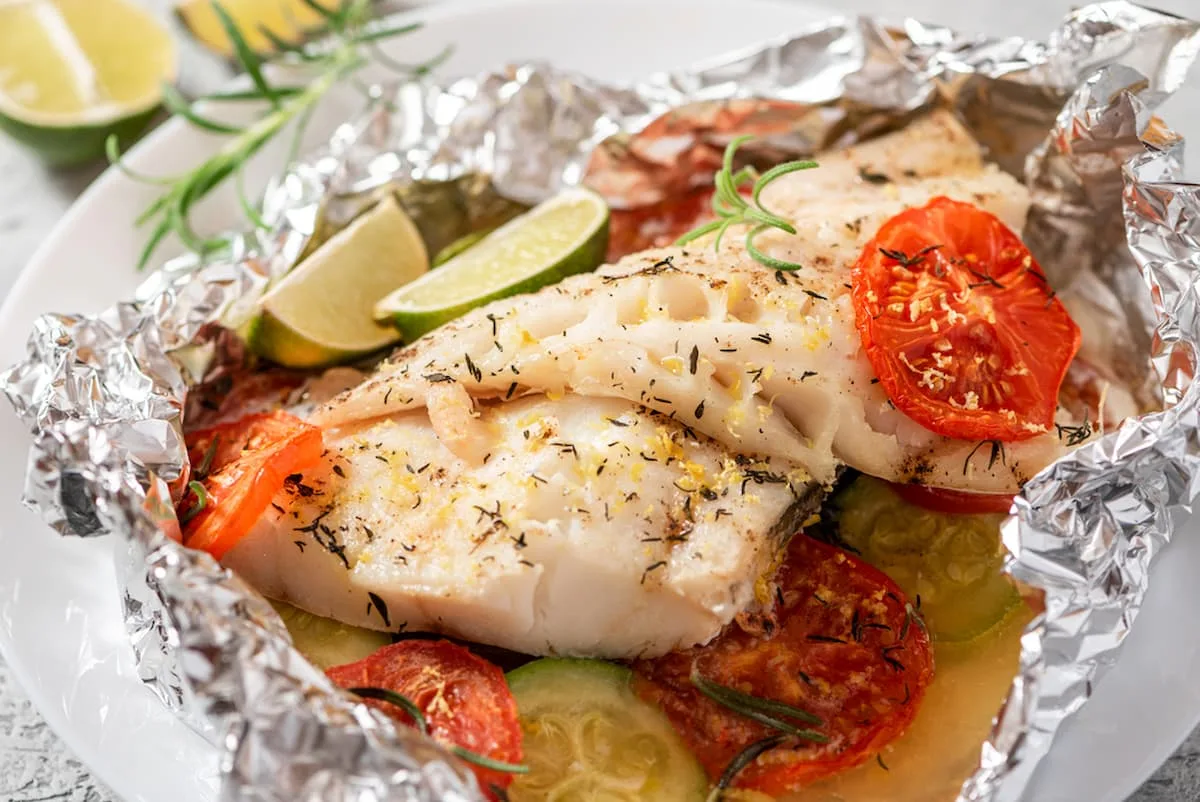 Cómo hacer filete de pescado empapelado (para este viernes de Cuaresma)