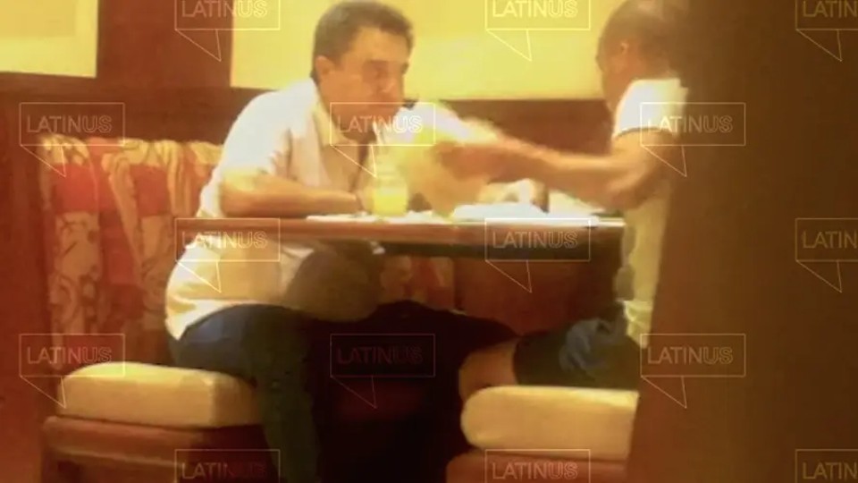 Hermano de AMLO demanda a Loret y Latinus por publicación de videos donde recibe dinero 