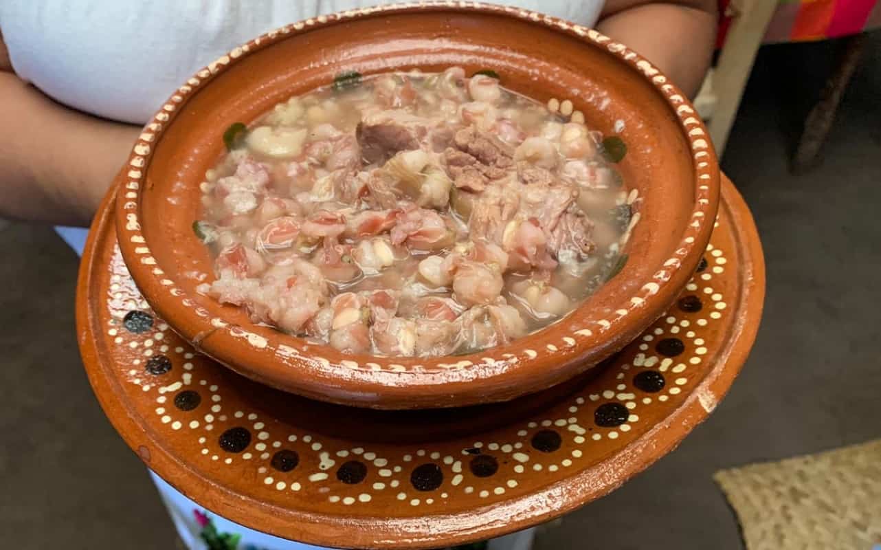 Prepara Pozole batido de Michoacán