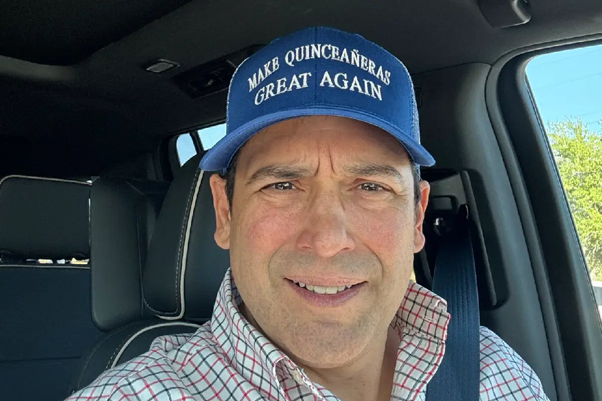 "Make Quinceañeras Great Again?": Bobby Pulido la cultura hispana apalanca su carrera política