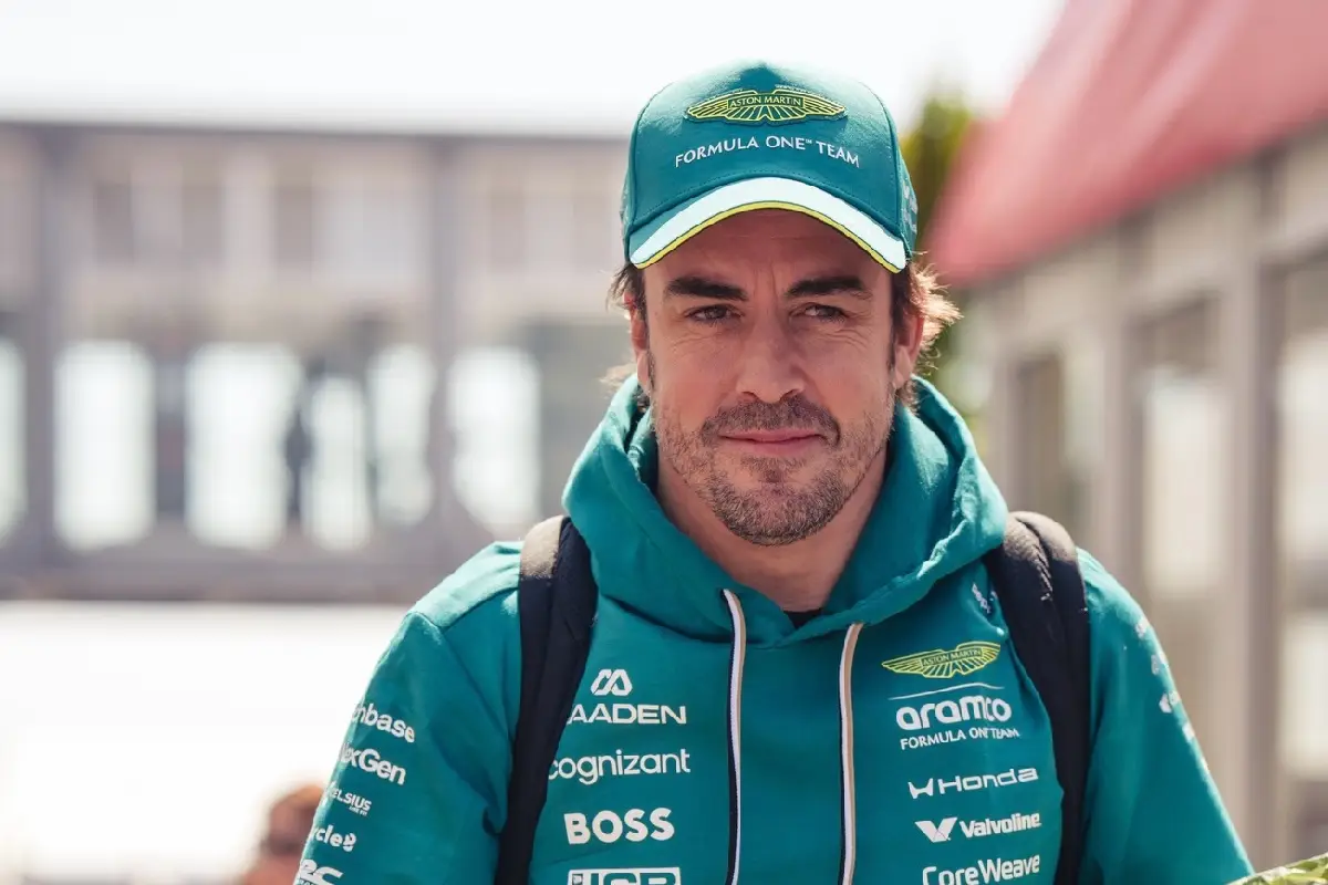 Fernando Alonso inicia su carrera como papá antes del GP de Japón