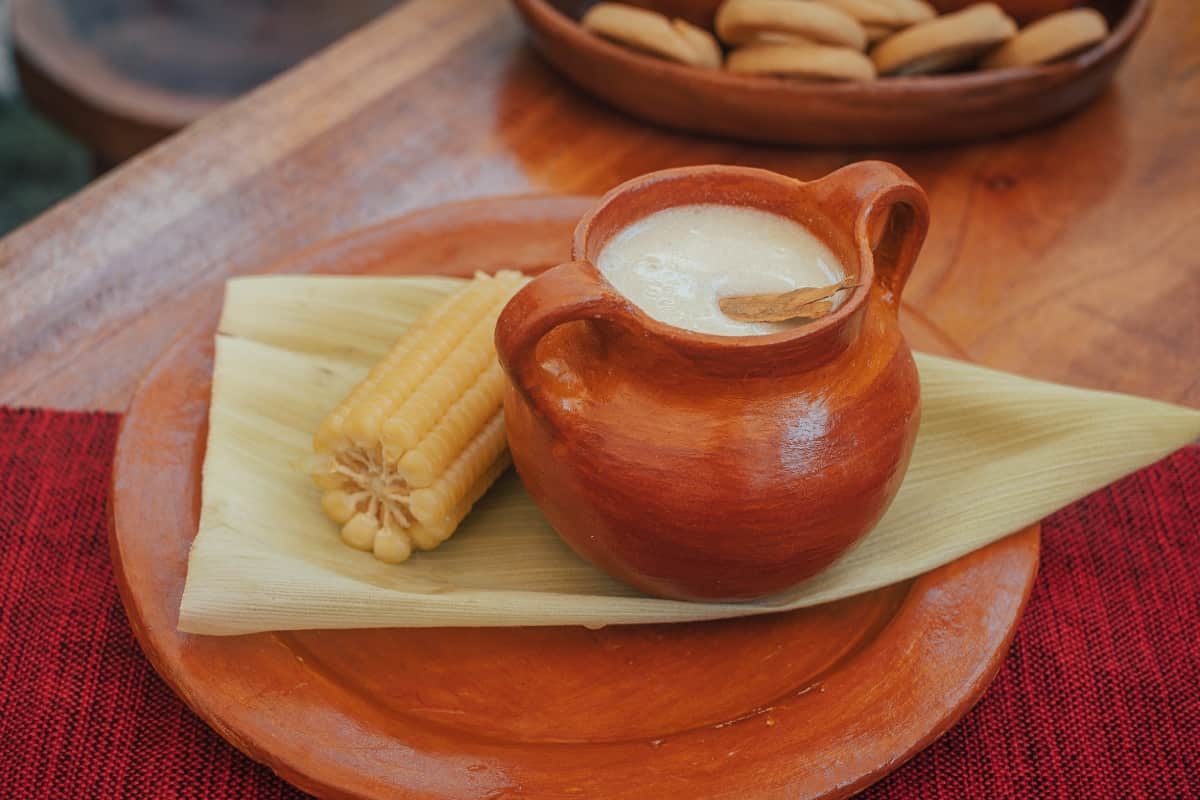 Una receta fácil y única: apapáchate con un delicioso atole de cacahuate para este frío