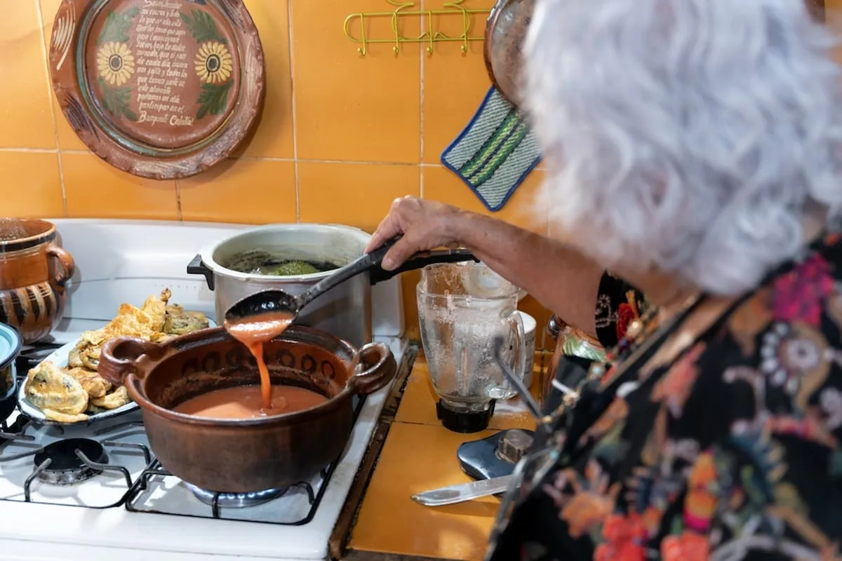 "A darle que, es mole de olla" y otros refranes gastronómicos 