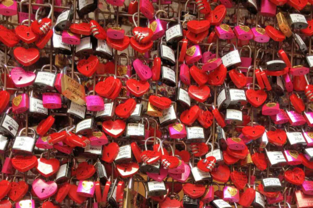 Celebra el amor en el MODO: ¡Sella tu vínculo con candaditos de amor en San Valentín!