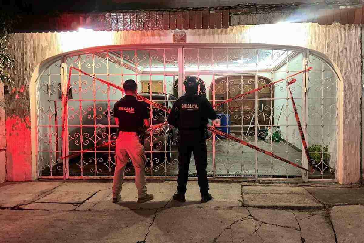 Rescatan a 29 perros en condiciones de maltrato en Sahuayo, Michoacán; hay una persona detenida