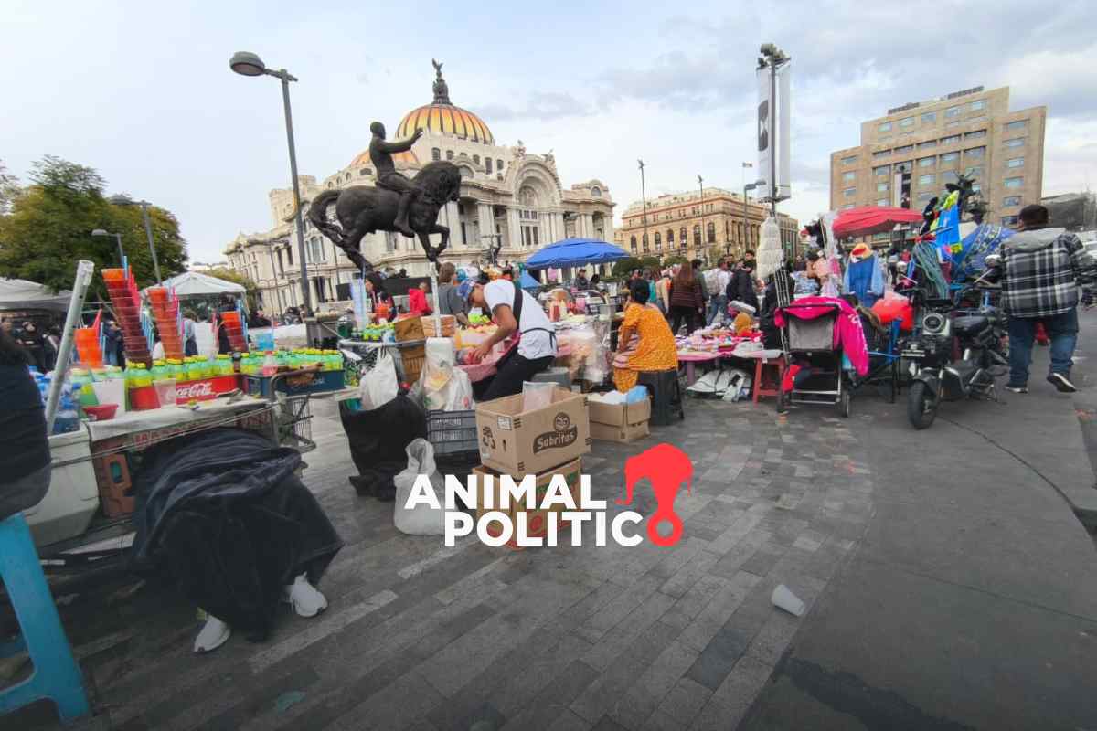 Retiran a ambulantes de Bellas Artes y Centro Histórico; "tiene que haber orden", dice Gobierno CDMX