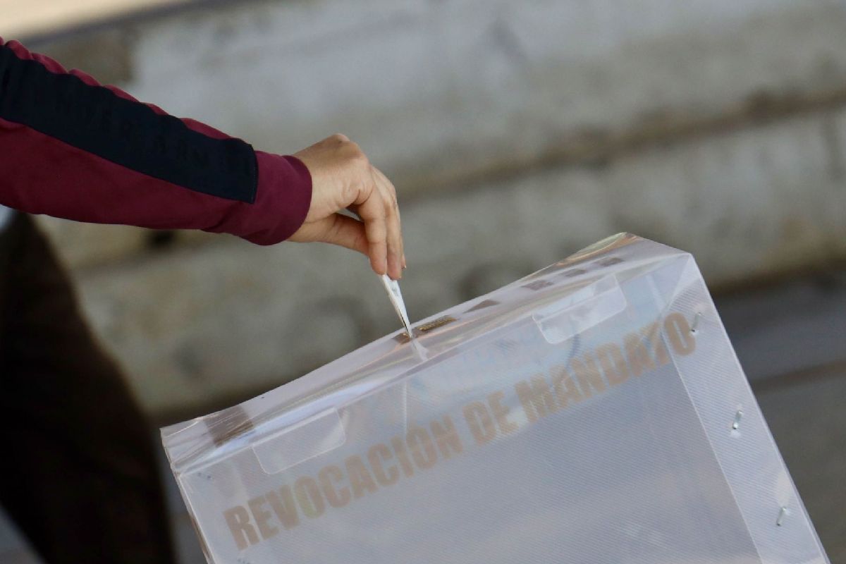 "No es propaganda": Sheinbaum defiende propuesta en plan B para hablar de revocación