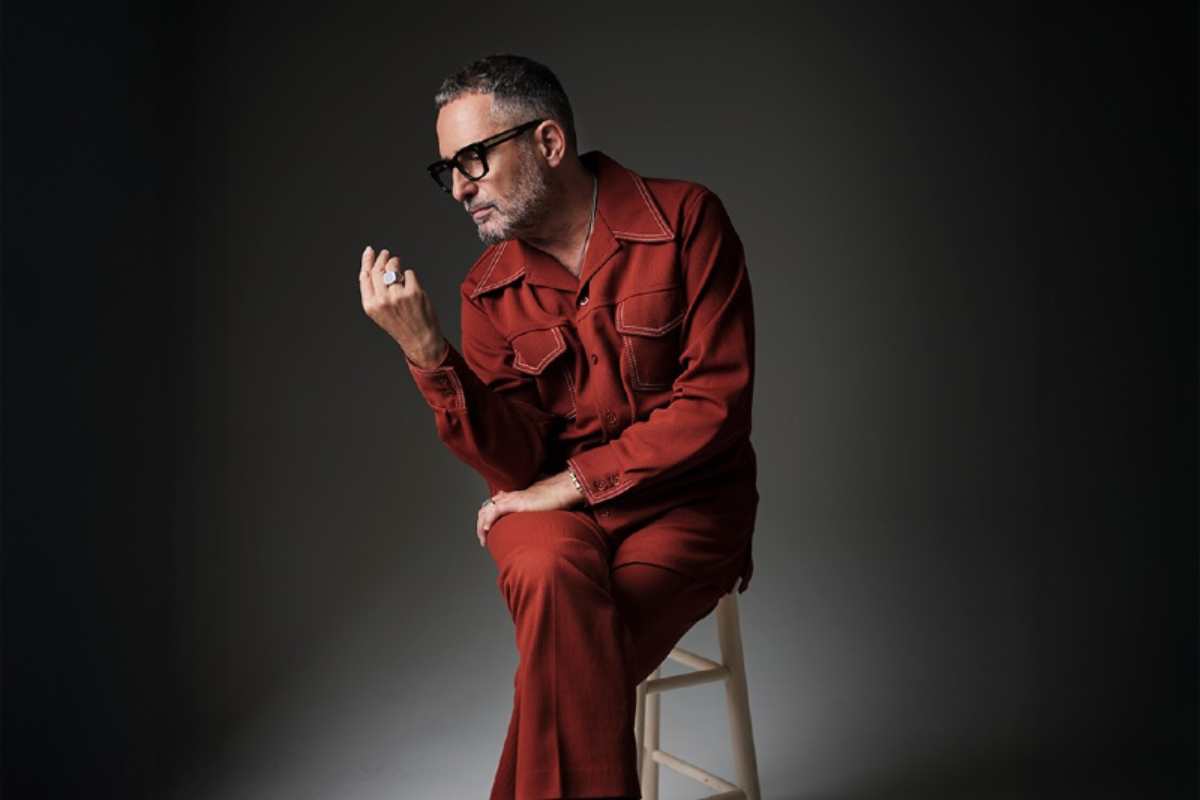 "Taracá": Jorge Drexler le canta al amor, al baile y la alegría mientras el mundo se va al carajo