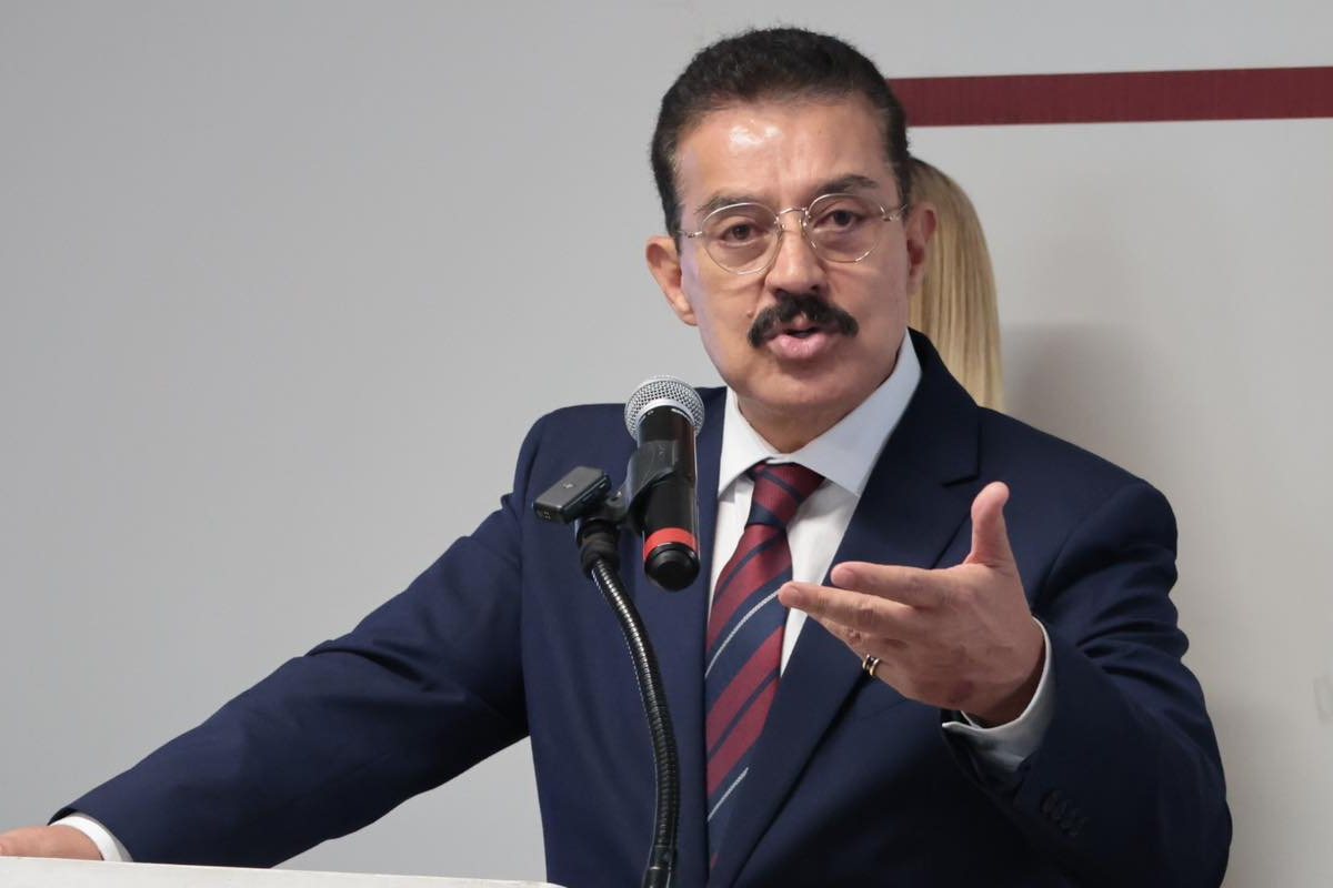 Senador Carlos Lomelí marina