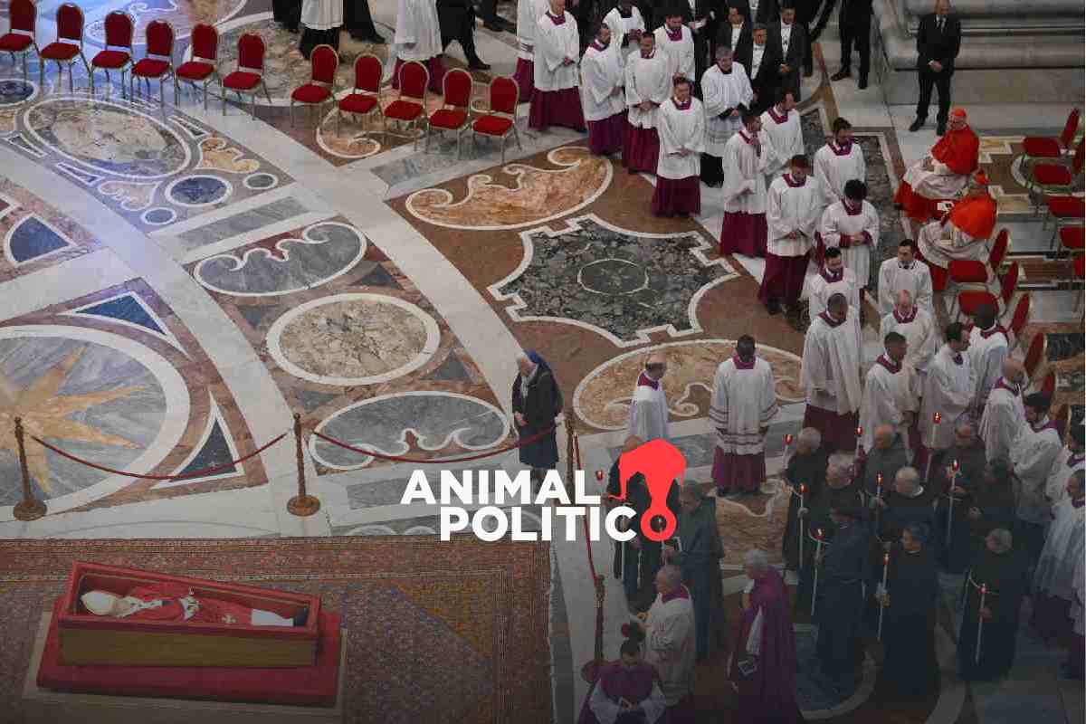 Sor Geneviève, la monja amiga del papa Francisco que rompió el protocolo en la basílica de San Pedro