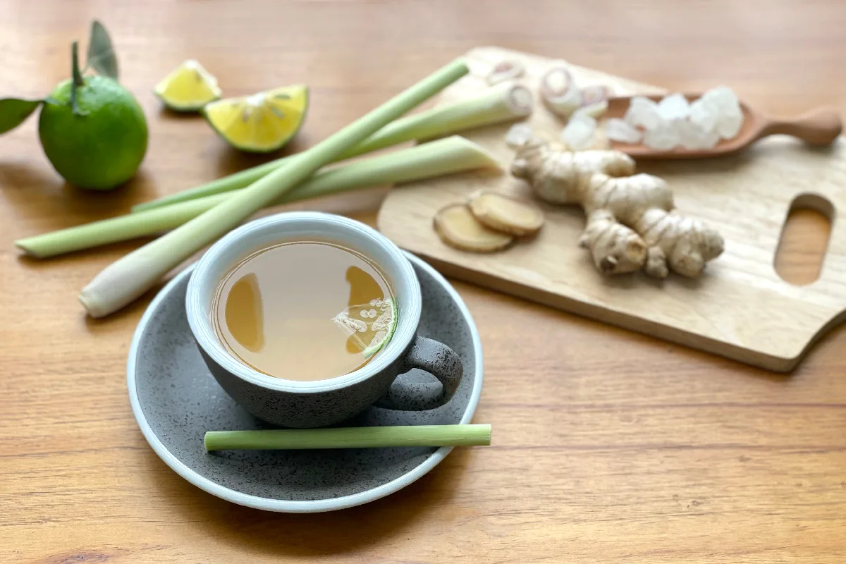 5 grandes beneficios del té de limón y algunas contraindicaciones