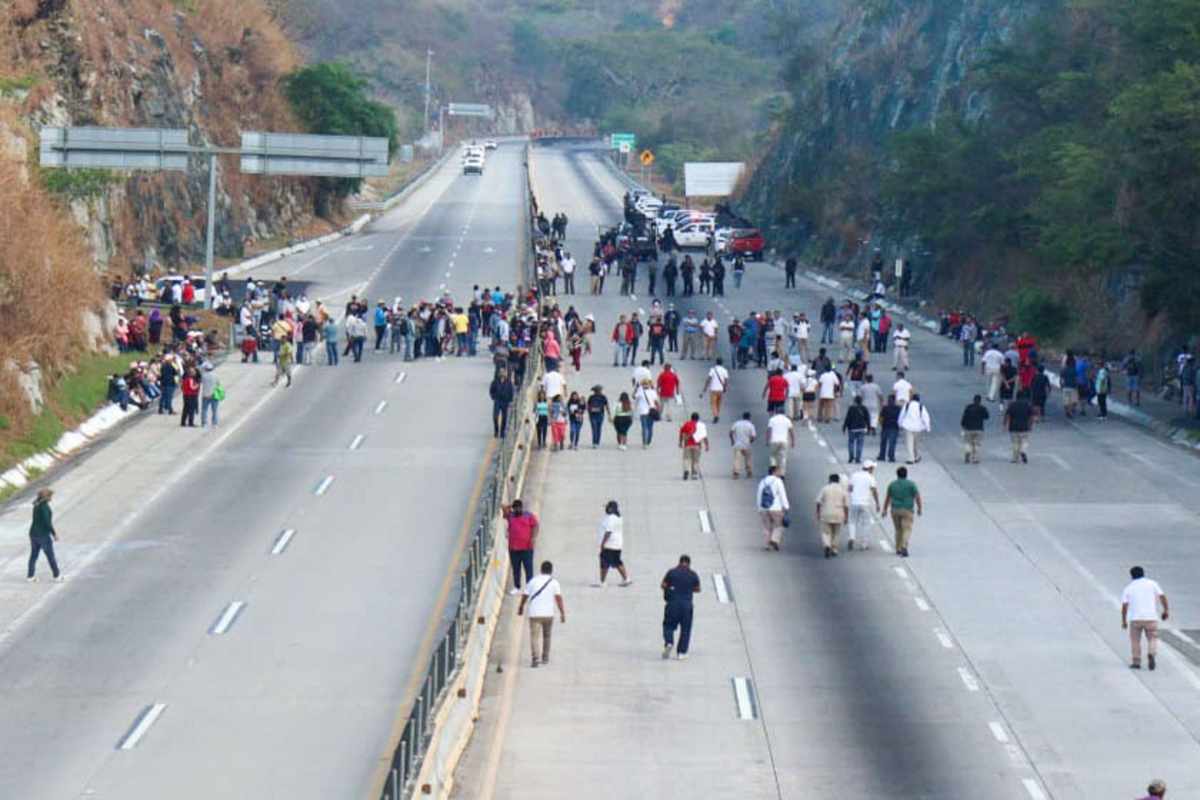 Transportistas y campesinos convocan a paro nacional después de Semana Santa