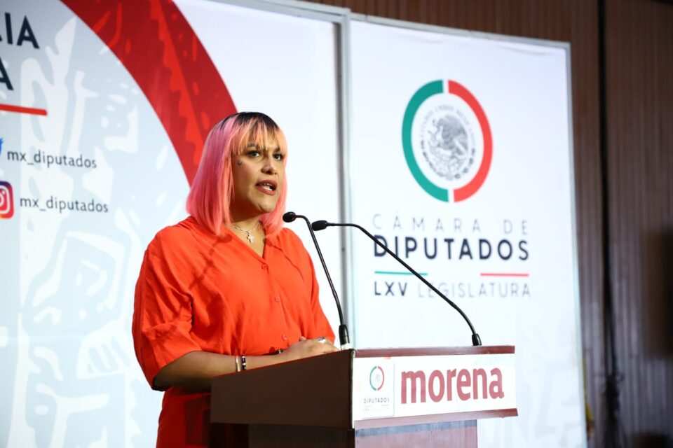 Diputada María Clemente García responde a senador: “Las personas trans no somos una moda”