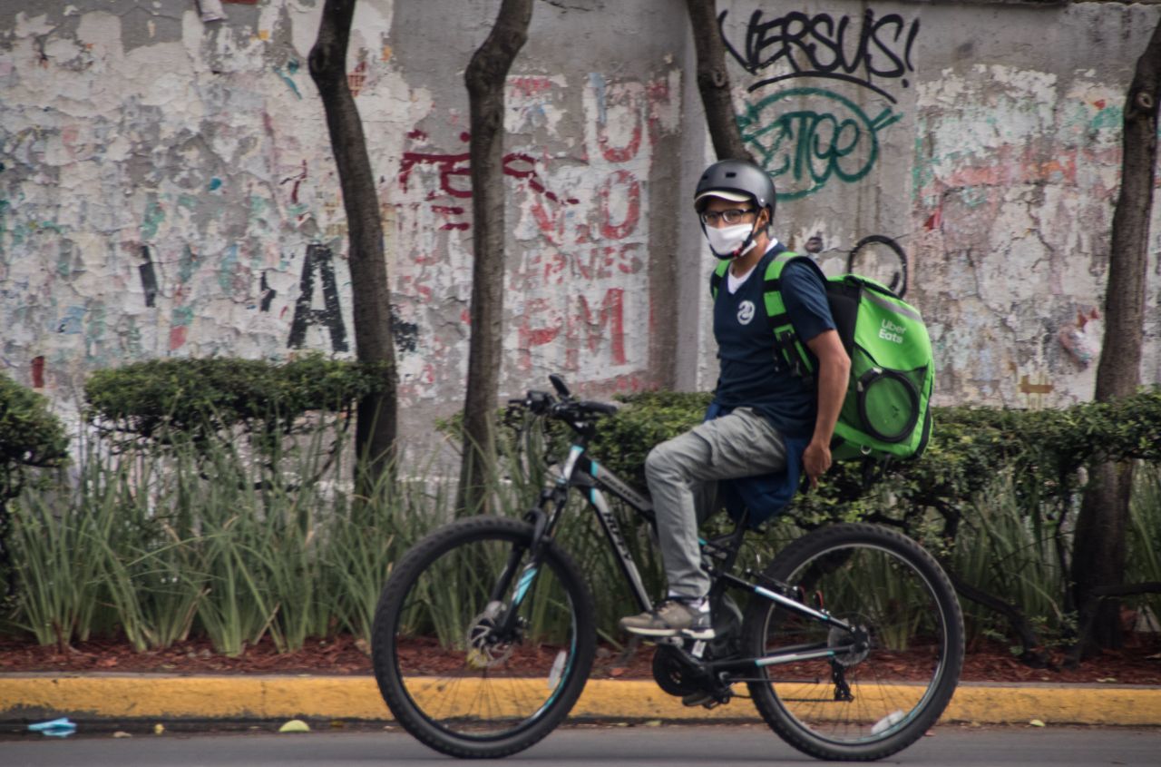 *¿Comida a domicilio?* Estas 7 empresas armaron juntas un 'manual de entrega segura'
