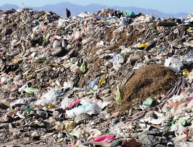 Cierra GDF Bordo Poniente, uno de los basureros más grandes del mundo