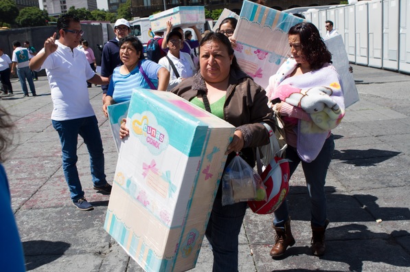 Bebés del DF también dormirán en cajas de cartón, como lo hacen en Finlandia