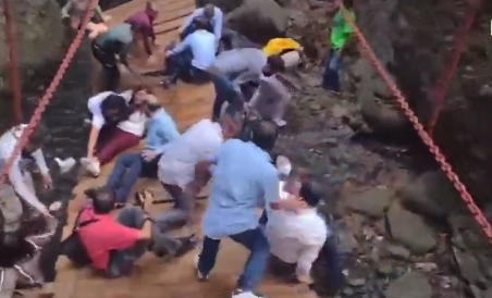 Puente colapsó por imprudencia de alguien que brincó: alcalde de Cuernavaca